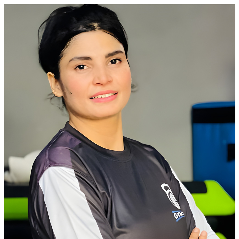 Female expert fitness Trainer